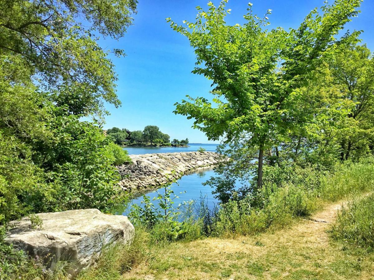The Westlake Toronto Luaran gambar