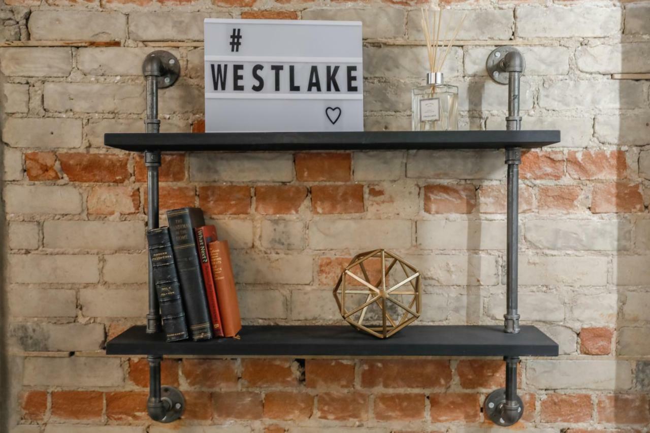 The Westlake Toronto Luaran gambar